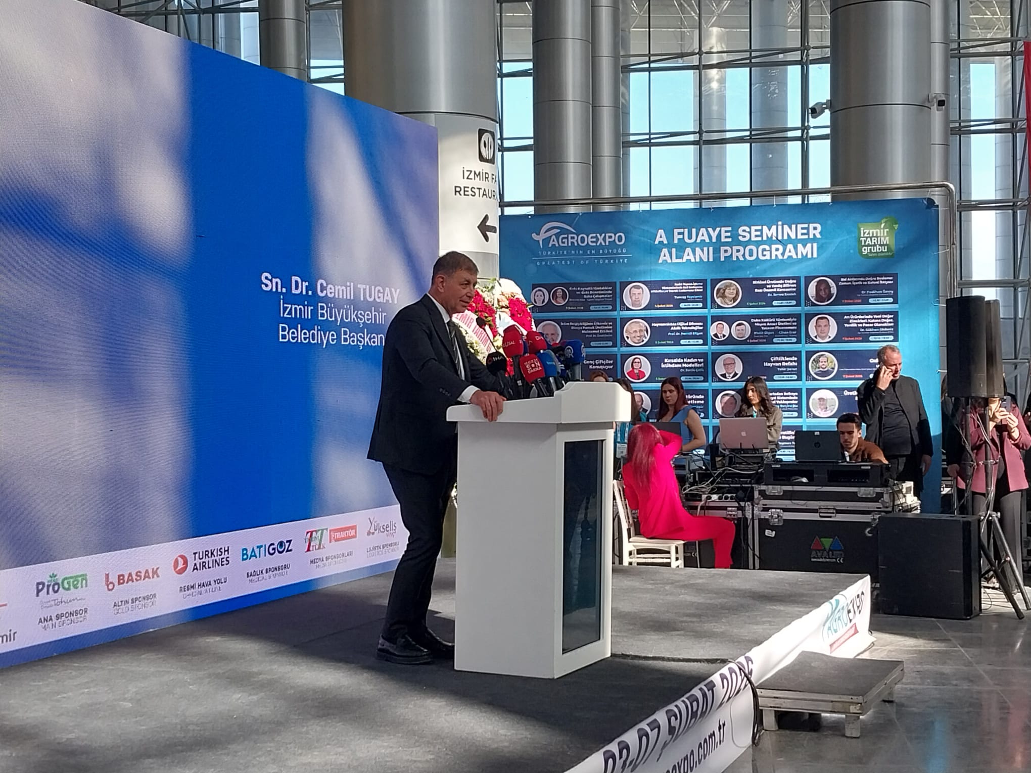 Dünyanın önde gelen tarım fuarlarından 21. Agroexpo, İzmir'de kapılarını açtı.