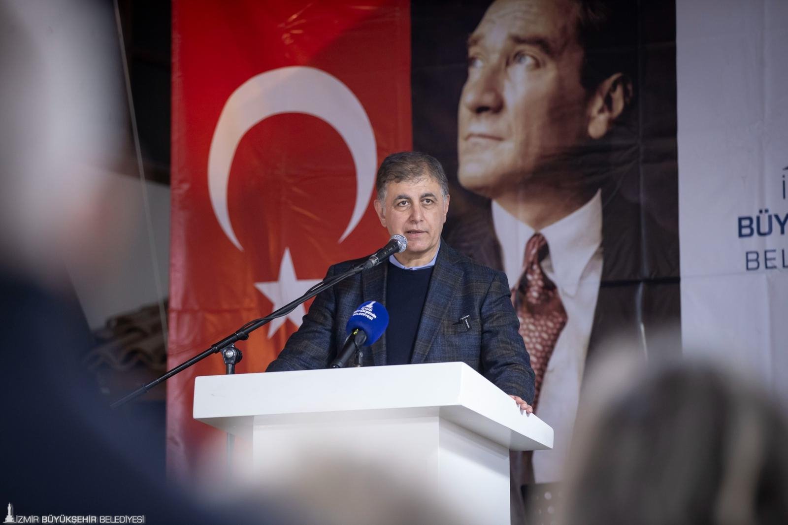 Tire'de 2 bin 500 kişilik 'Gönül Sofrası': 'Güzel güzel adım adım gelecek'