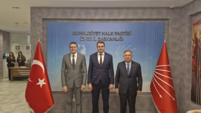 CHP’li iki dev isim İzmir’de krizin kalbine indi. Çağdaş Kaya’nın