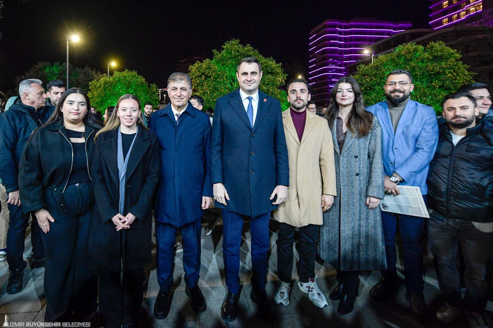 Başkan Tugay'dan 'Kale' çıkışı ve 'İzmir' mesajı: "Burası İzmir; başka yere benzemez" 3 Başkan Tugay'dan 'Kale' çıkışı ve 'İzmir' mesajı: "Burası İzmir; başka yere benzemez"