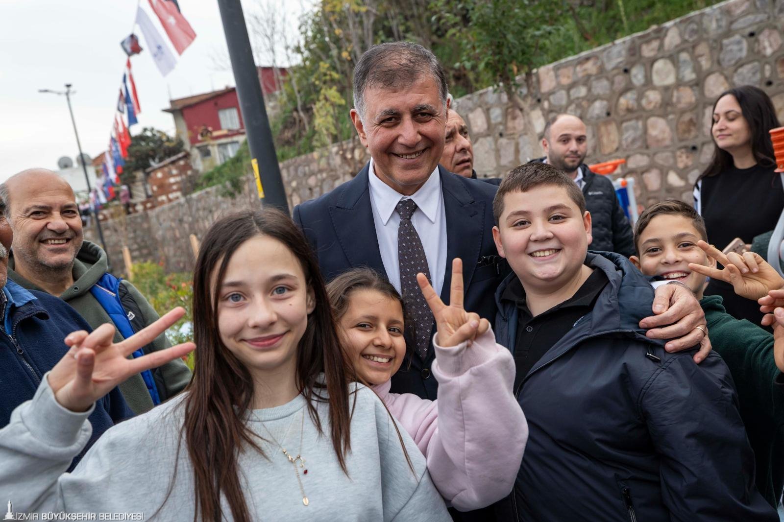 İzmir çocuğu merkeze koydu, Türkiye’ye örnek oldu