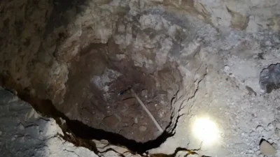 İzmir’in Kiraz ilçesi Yeniköy Mahallesi’nde, kaçak kazı yapan şahısların açtığı