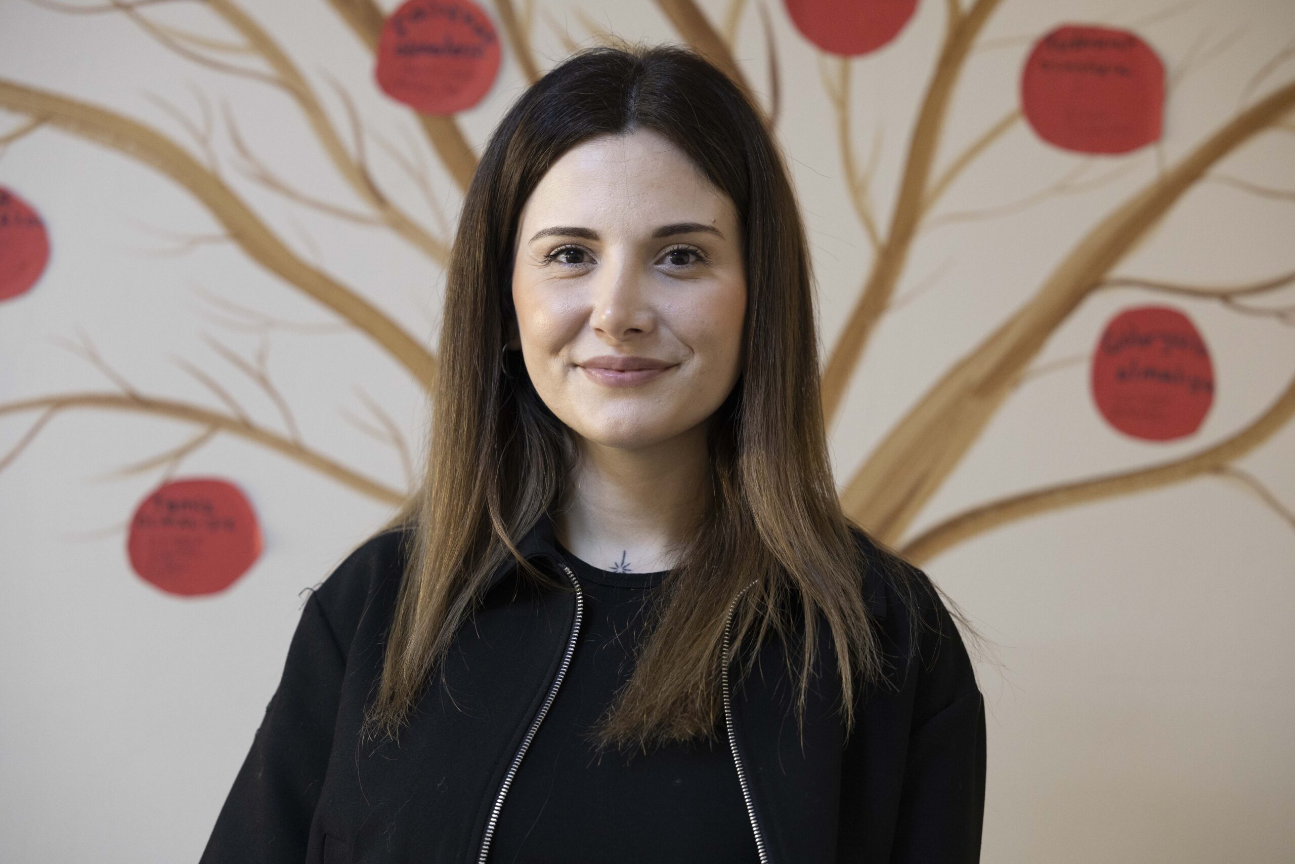 Büyükşehirin 'mobil kuaförü' mahallelerde: Saç kesiminden föne herşey ücretsiz 4 Büyükşehirin 'mobil kuaförü' mahallelerde: Saç kesiminden föne herşey ücretsiz