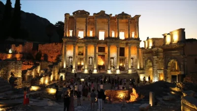 CHP'li Seda Kaya Ösen uyardı: "Ziyaretçi Karşılama Merkezi değil, ticari