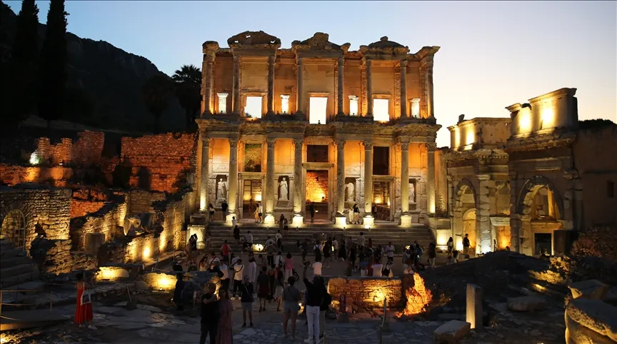 CHP'li Seda Kaya Ösen uyardı: "Ziyaretçi Karşılama Merkezi değil, ticari