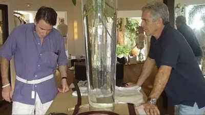 Dünya gündemini sarsan Jeffrey Epstein dosyası, İngiliz siyasetinin en üst