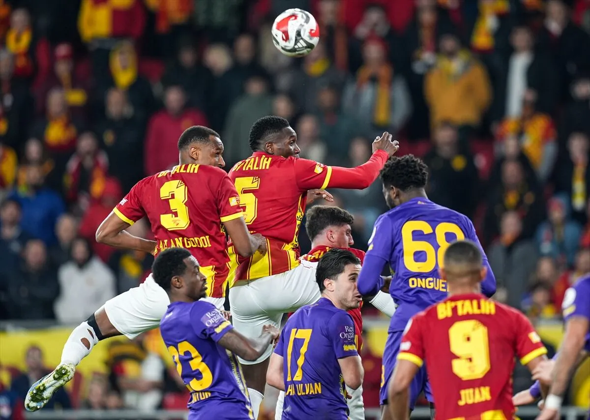 Göztepe'de kan kaybı durmuyor: Gürsel Aksel'de golsüz sessizlik 4 Göztepe'de kan kaybı durmuyor: Gürsel Aksel'de golsüz sessizlik