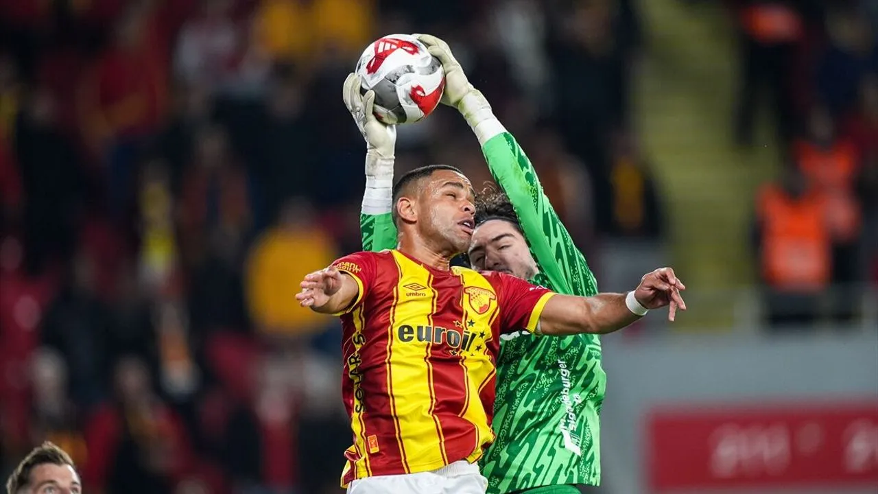 Göztepe'de kan kaybı durmuyor: Gürsel Aksel'de golsüz sessizlik 1 Göztepe'de kan kaybı durmuyor: Gürsel Aksel'de golsüz sessizlik