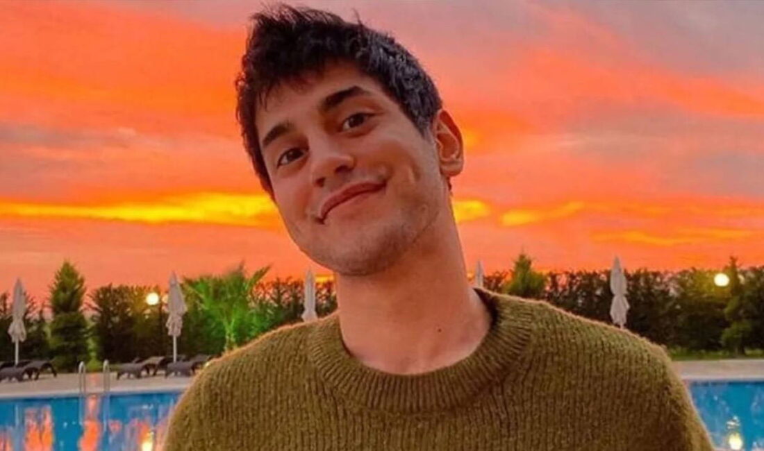 İstanbul'da geçtiğimiz yaz aylarında etkili olan şiddetli fırtınada devrilen ağacın