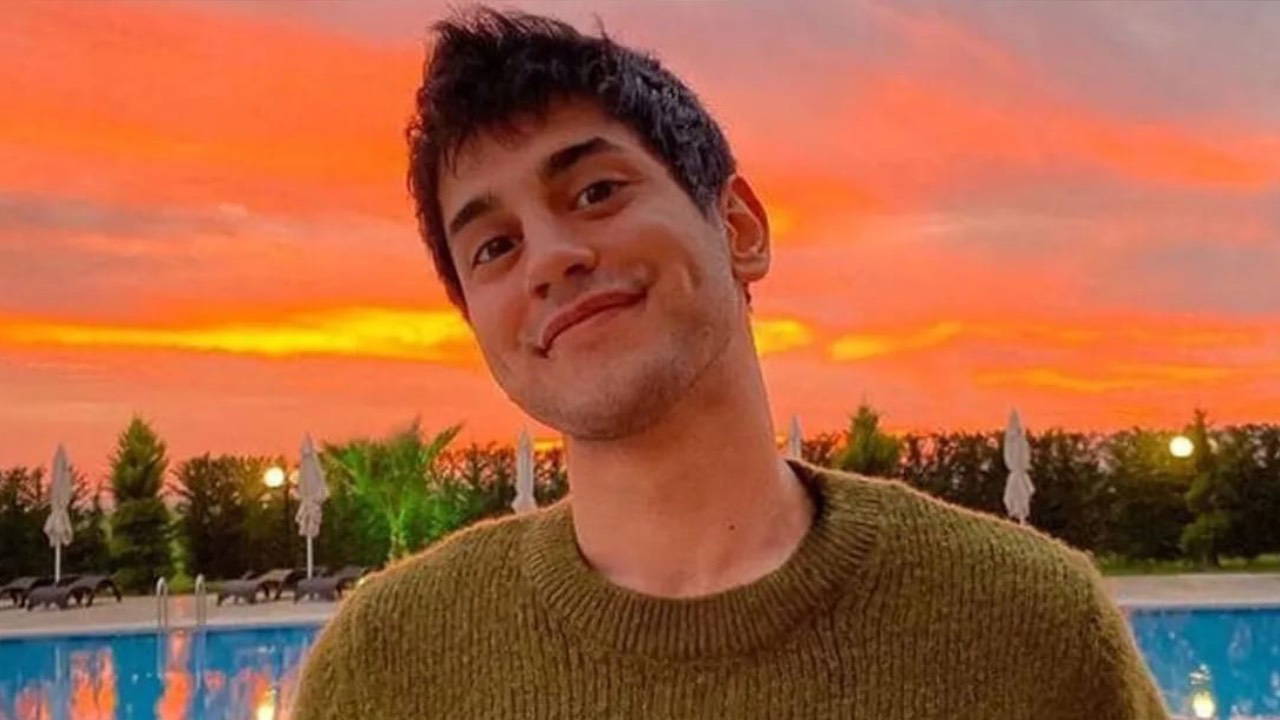 İstanbul'da geçtiğimiz yaz aylarında etkili olan şiddetli fırtınada devrilen ağacın