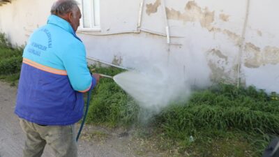 Menderes Belediyesi, bahar aylarının gelmesiyle birlikte ilçenin 44 mahallesini kapsayan