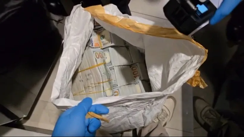 Otoparkta çuvallarla bekletilen 30 milyon dolar çalındı!