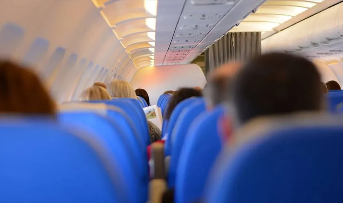 Ural Havayolları’nın Ekaterinburg-İstanbul seferini gerçekleştiren Airbus A320 tipi yolcu uçağında,