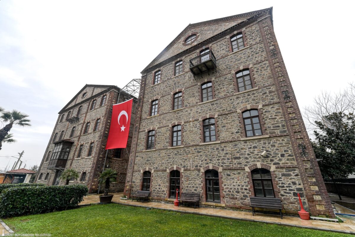 Vakıflar Genel Müdürü'nden Meslek Fabrikası çıkışı: “Ayda 5 milyona müşterisi var ama..."