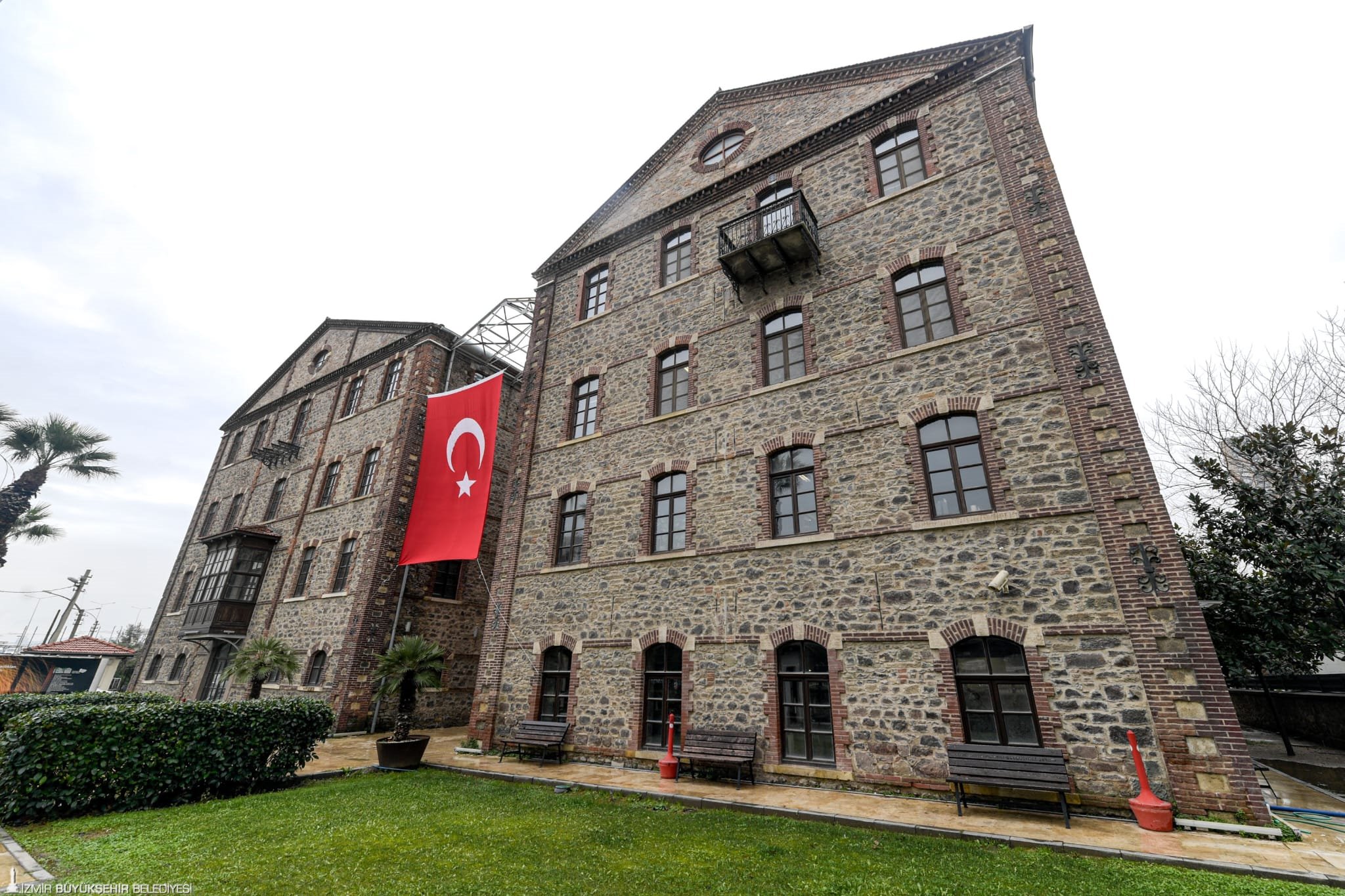 İzmir'in istihdam kalesi Meslek Fabrikası 145 bin kişiye 'altın bilezik' taktı 6 İzmir'in istihdam kalesi Meslek Fabrikası 145 bin kişiye 'altın bilezik' taktı