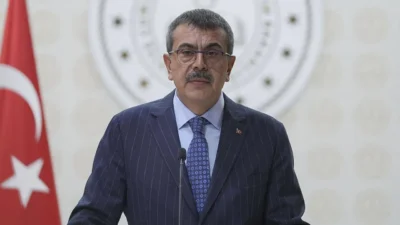 İlkokul çağındaki çocuklara "Cumhurbaşkanına hakaret ediliyor mu?" sorusunun sorulduğu iddiaları