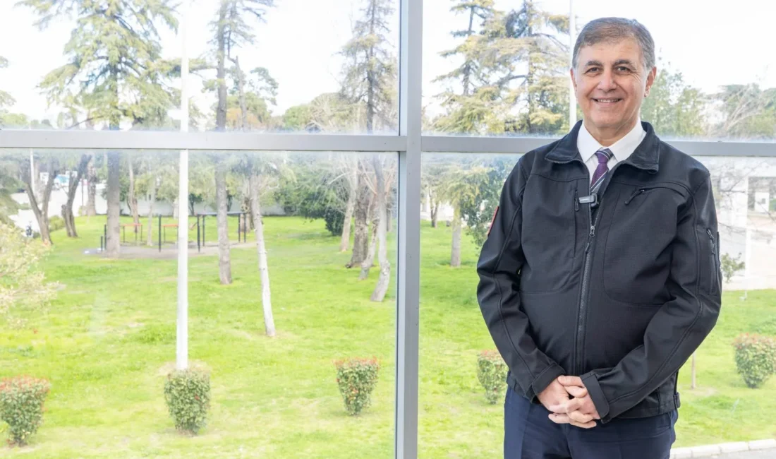 Kültürpark’ta nisan ayında açılacak  kütüphaneyi duyuran Cemil Tugay, asıl