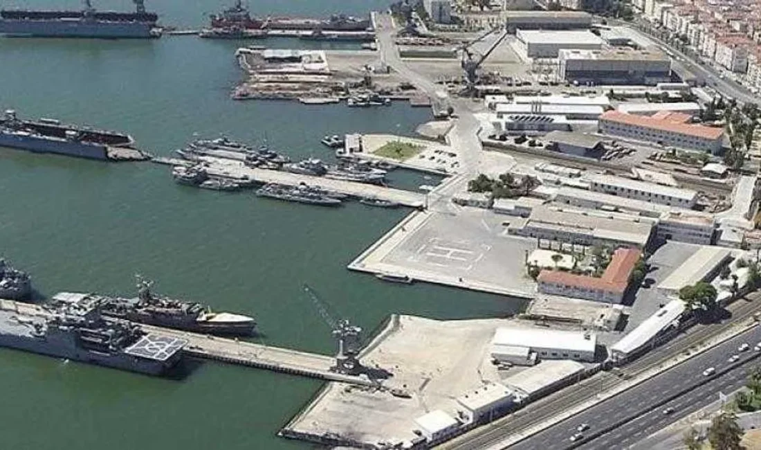 İzmir'deki askeri tersanelerin şehir dışına taşınması tartışmalarına CHP'den flaş 'rant'
