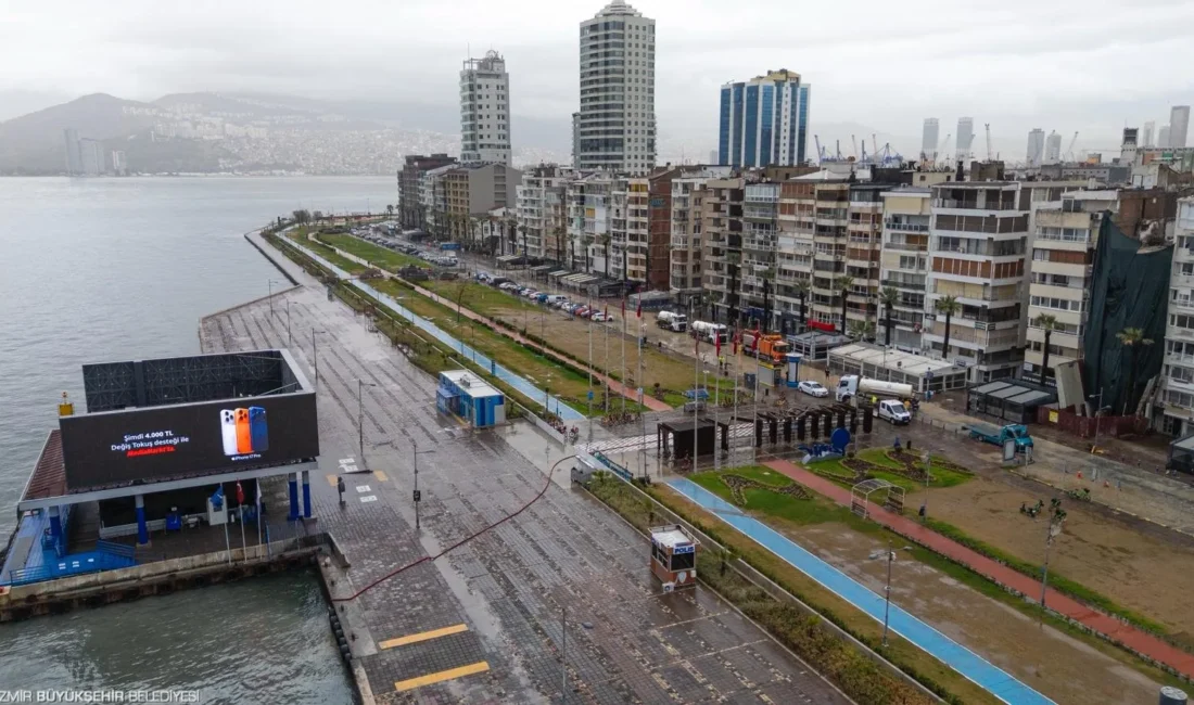 Ocak ayını tarihi bir rekorla kapatan İzmir'de gökyüzü kısa süreliğine