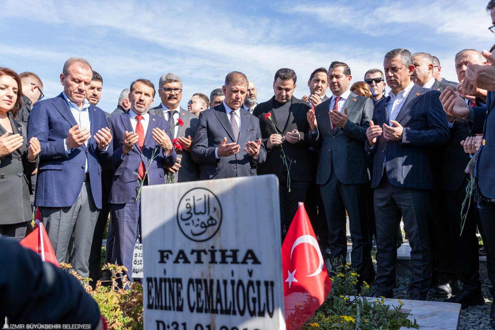 CHP heyeti, Hatay ziyaretinde sadece anma törenlerine katılmakla kalmadı; konteyner