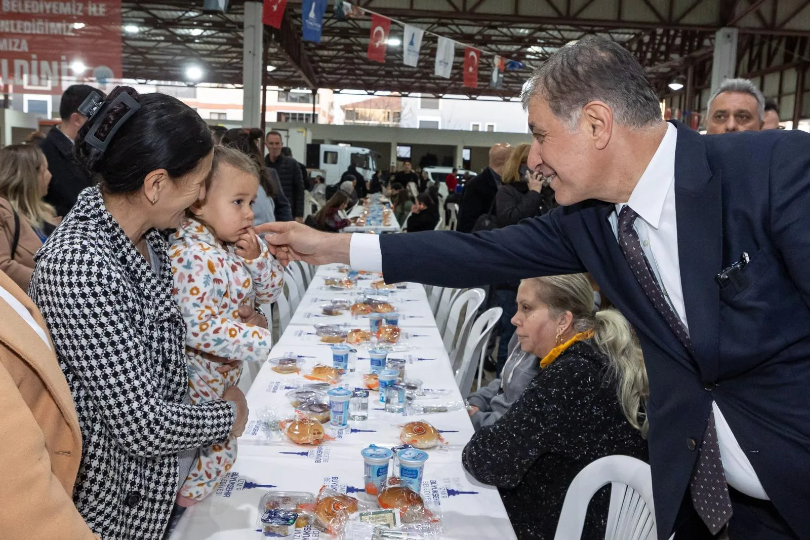 Tugay’dan Mendereslilere gönül dolusu mesaj: "Her zaman iyi ve güzel günlerde görüşelim"
