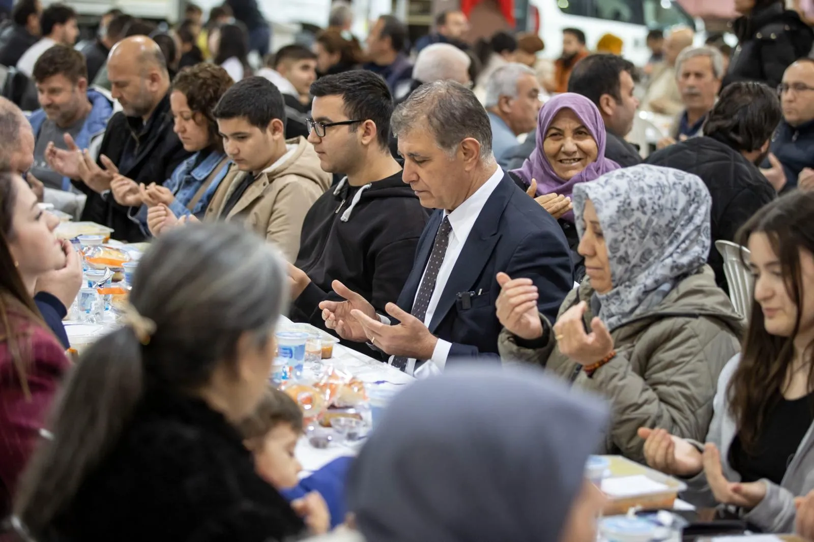 Tugay’dan Mendereslilere gönül dolusu mesaj: "Her zaman iyi ve güzel günlerde görüşelim"