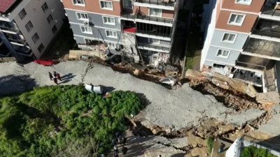 Ulukent’te uykular büyük bir gürültüyle bölündü! Dev bloklar binaları biçti,