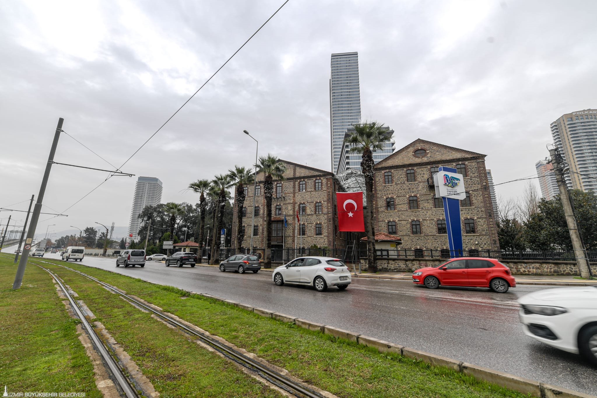 İzmir'in istihdam kalesi Meslek Fabrikası 145 bin kişiye 'altın bilezik' taktı 12 İzmir'in istihdam kalesi Meslek Fabrikası 145 bin kişiye 'altın bilezik' taktı