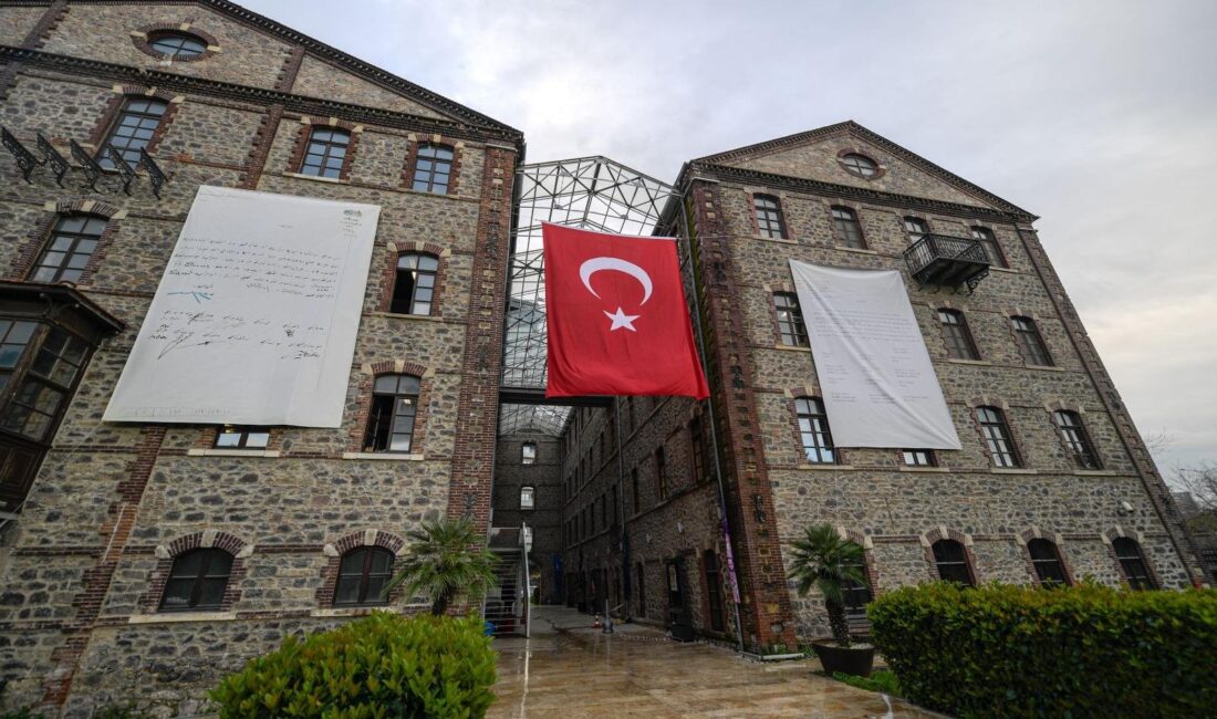 İzmir Büyükşehir Belediyesi ile Vakıflar Genel Müdürlüğü arasındaki "mülkiyet" kavgası,