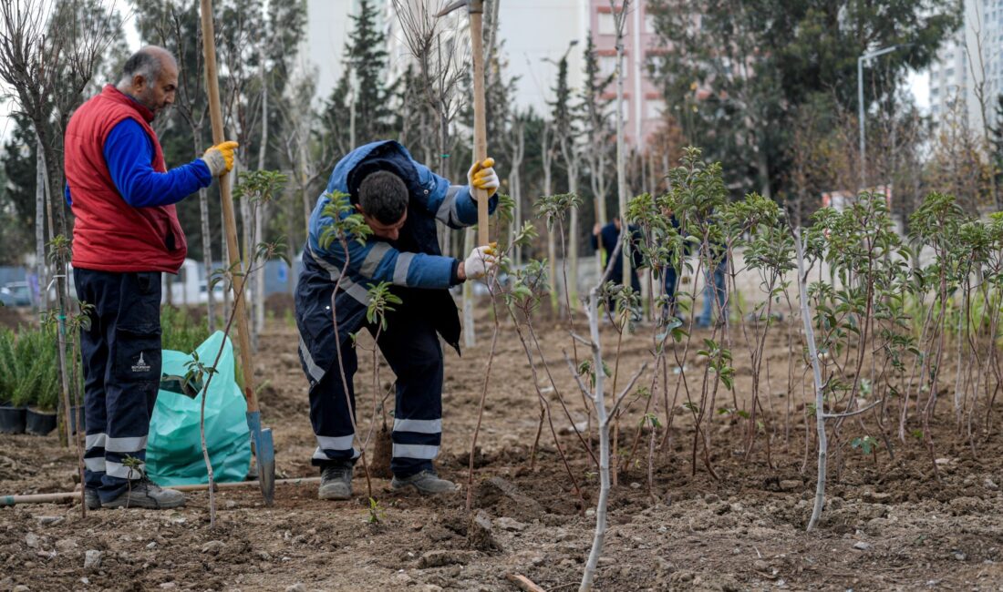 İzmir Büyükşehir Belediyesi, "kendi kendine yeten ekosistem" hedefiyle kentin atıl