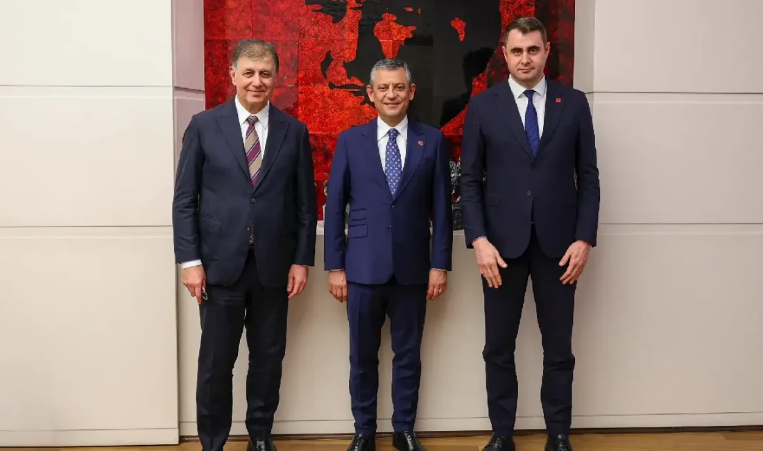 DEMOKRAT GÜNDEM- İzmir Büyükşehir Belediye Başkanı Cemil Tugay ve CHP