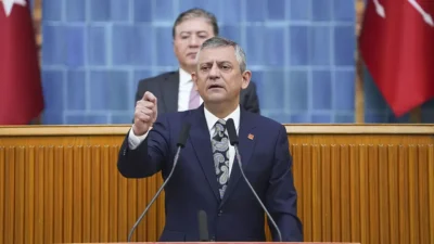 Özgür Özel, CHP iktidarında tüm gişeleri balyozla kıracaklarını ve devlet