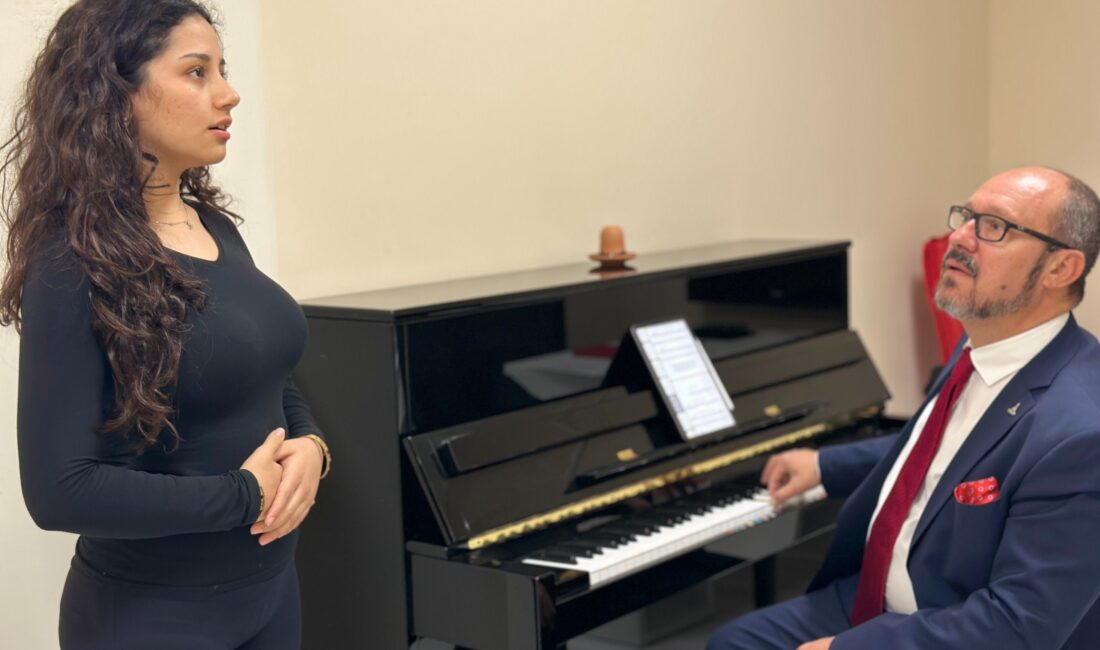 İzmir Büyükşehir Belediyesi'nin ücretsiz kursu, üniversite kapılarını ardına kadar açıyor.