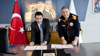 30 Ekim depreminin acılarını ve yıkıcı orman yangınlarının izlerini unutmayan