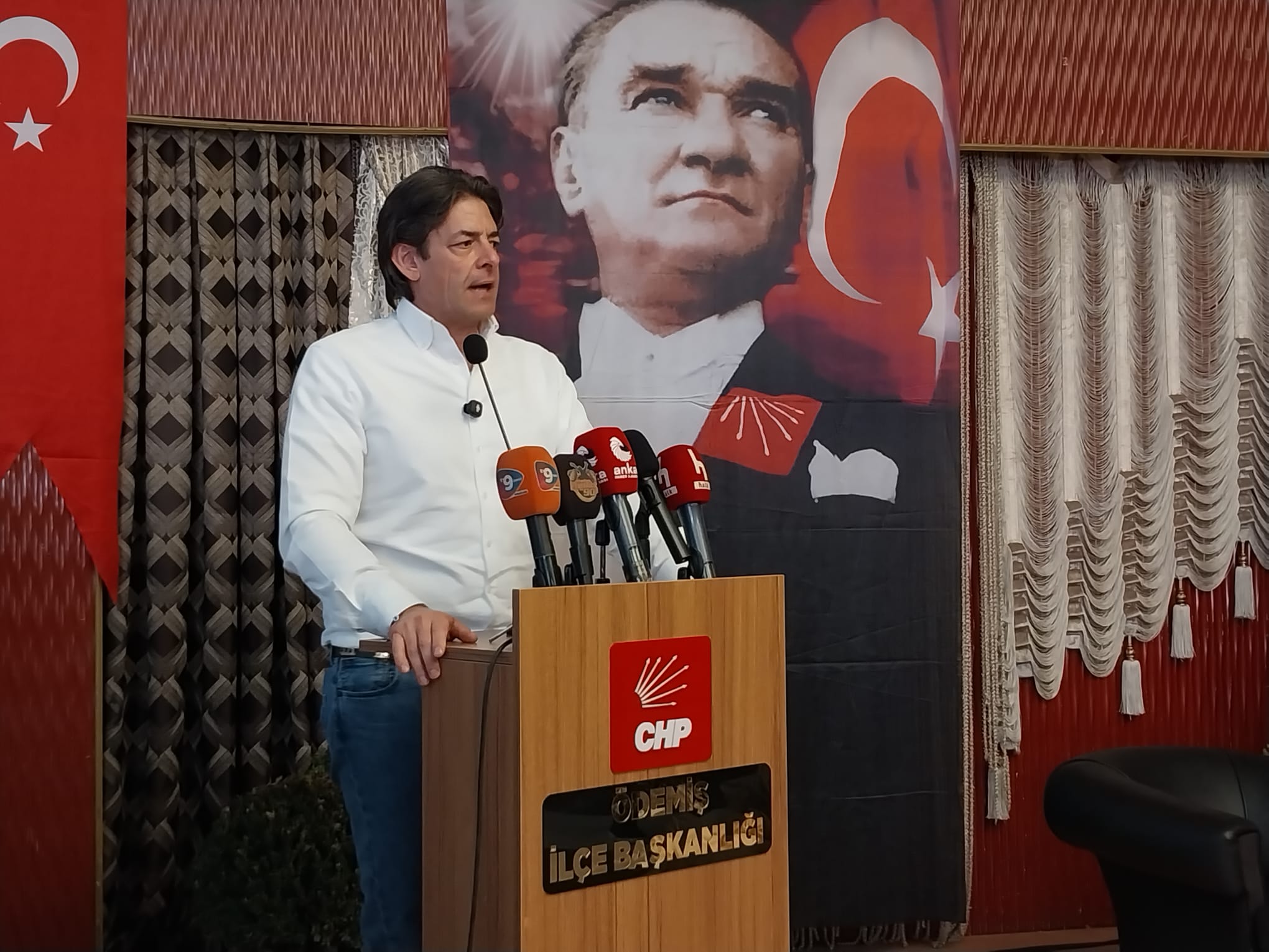 CHP’li Solakoğlu Ödemiş’ten seslendi: "Çiftçinin hakkını, kapalı kapılar ardında susup dışarıda bağıranlar yedi"