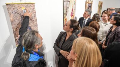 301 canın acısı sanatla umuda dönüşüyor. İzmir Büyükşehir Belediyesi ev