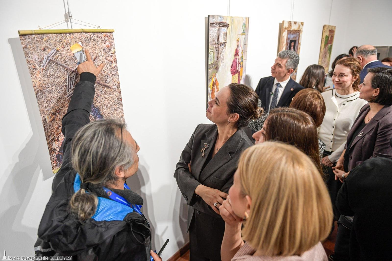 301 canın acısı sanatla umuda dönüşüyor. İzmir Büyükşehir Belediyesi ev