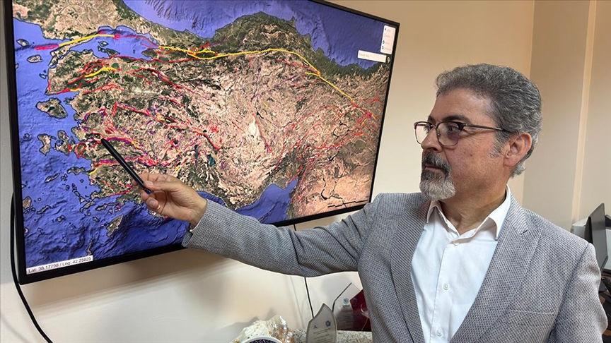 Dokuz Eylül Üniversitesi (DEÜ) Deprem Araştırma ve Uygulama Merkezi Müdürü