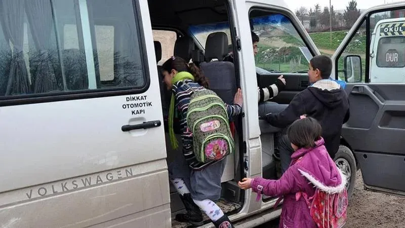 Milli Eğitim Bakanı Yusuf Tekin, yaklaşık 2 milyon öğrencinin taşındığı