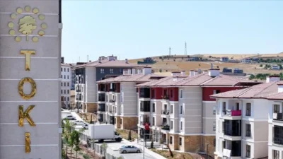 TOKİ'nin Cumhuriyet tarihinin en büyük sosyal konut hamlesi kapsamında kura
