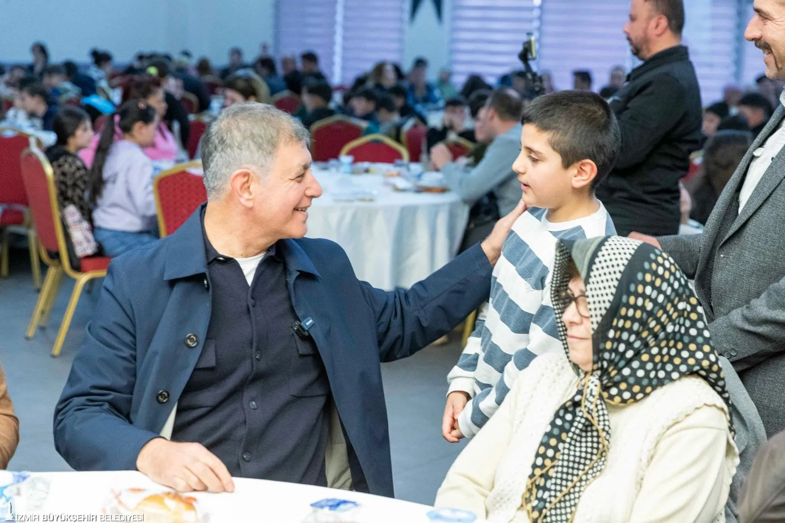 Başkan Tugay’dan "Hizmet" manifestosu: Çok çalışmamız gerekiyor 2 Başkan Tugay’dan "Hizmet" manifestosu: Çok çalışmamız gerekiyor