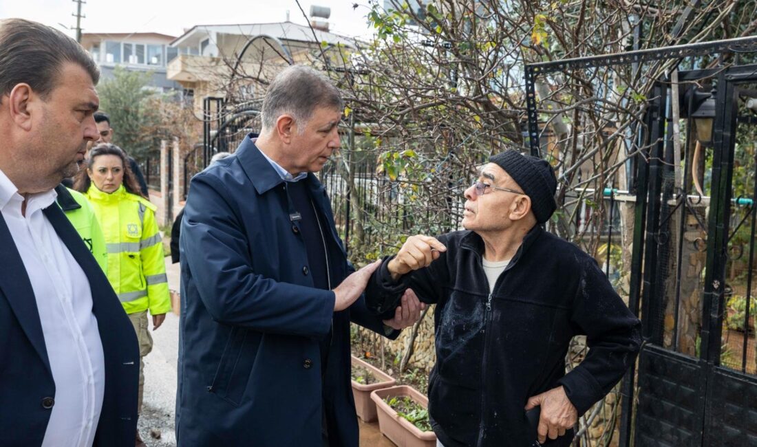 İzmir Büyükşehir Belediye Başkanı Dr. Cemil Tugay, kent genelinde etkili