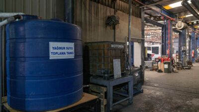 İzmir Büyükşehir Belediyesi, "Gökten yağan her damla bir hazinedir" diyerek