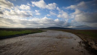 İzmir barajlarında su seviyesi yükselirken, uzmanlardan "sanal bolluk" uyarısı geldi.