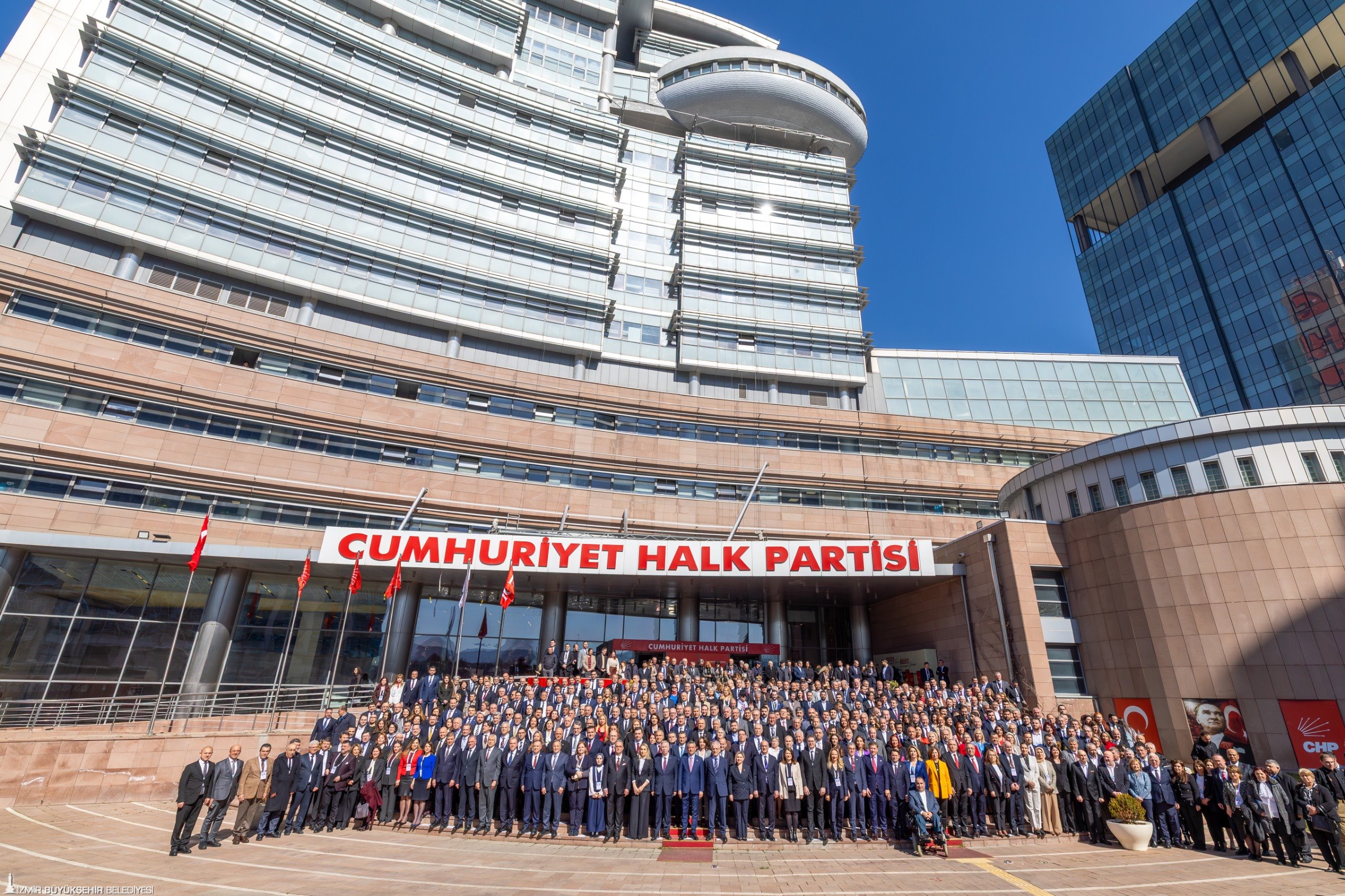 Başkan Tugay Ankara'dan seslendi: 'Sağlıklı kamu yönetimi şart' 1 Başkan Tugay Ankara'dan seslendi: 'Sağlıklı kamu yönetimi şart'