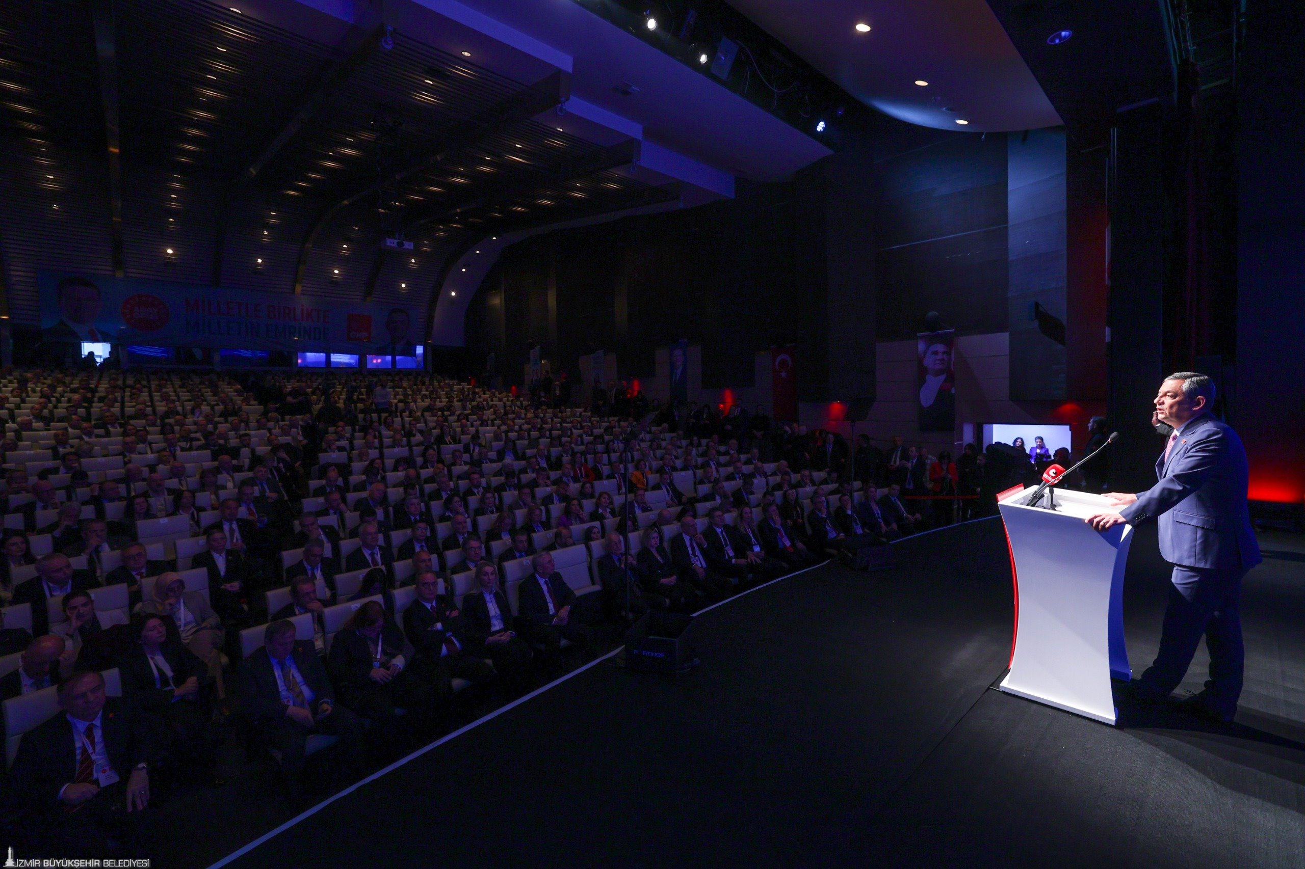 Başkan Tugay Ankara'dan seslendi: 'Sağlıklı kamu yönetimi şart'