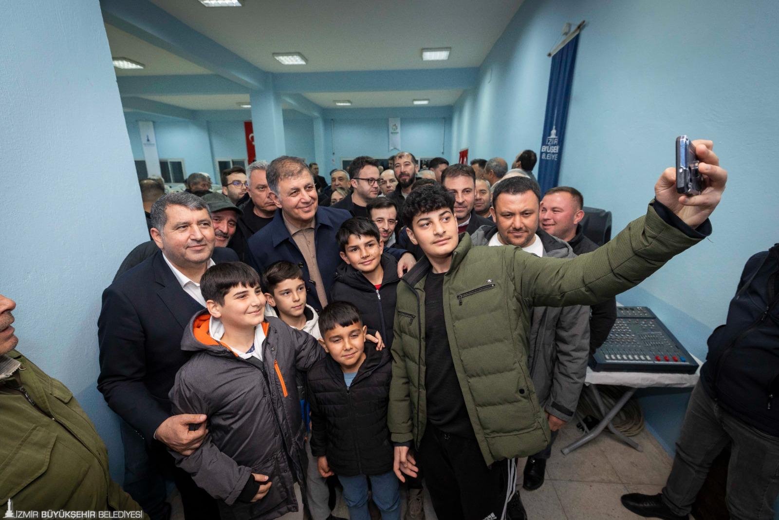 Başkan Tugay iftardan sahura halkın arasında: 'Makam umurumda değil; ne istiyorsanız yapacağım'