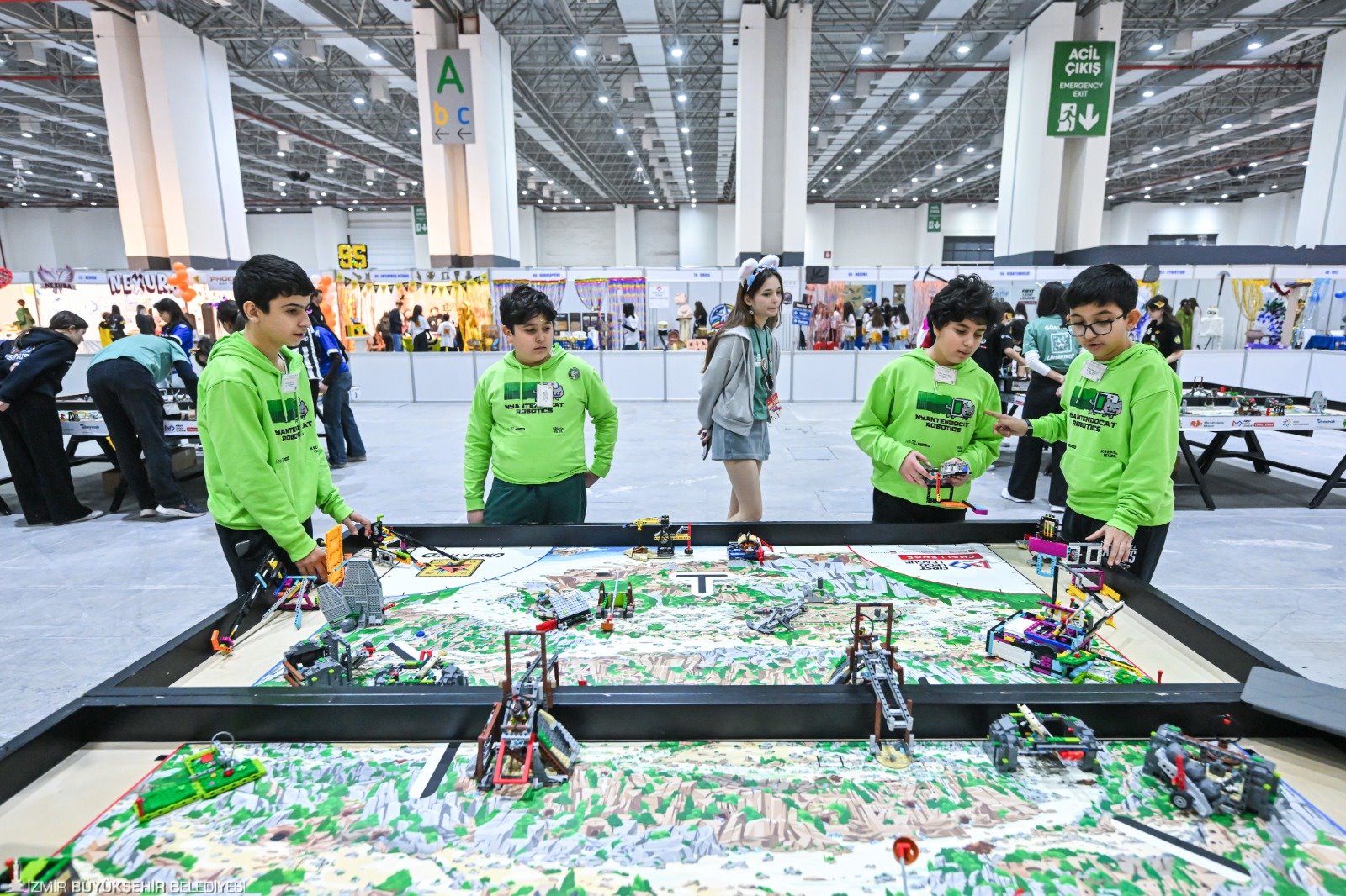 FIRST LEGO League Ulusal Turnuvası Fuar İzmir’de: 74 takım, 750 'bilim kahramanı' yarışıyor!