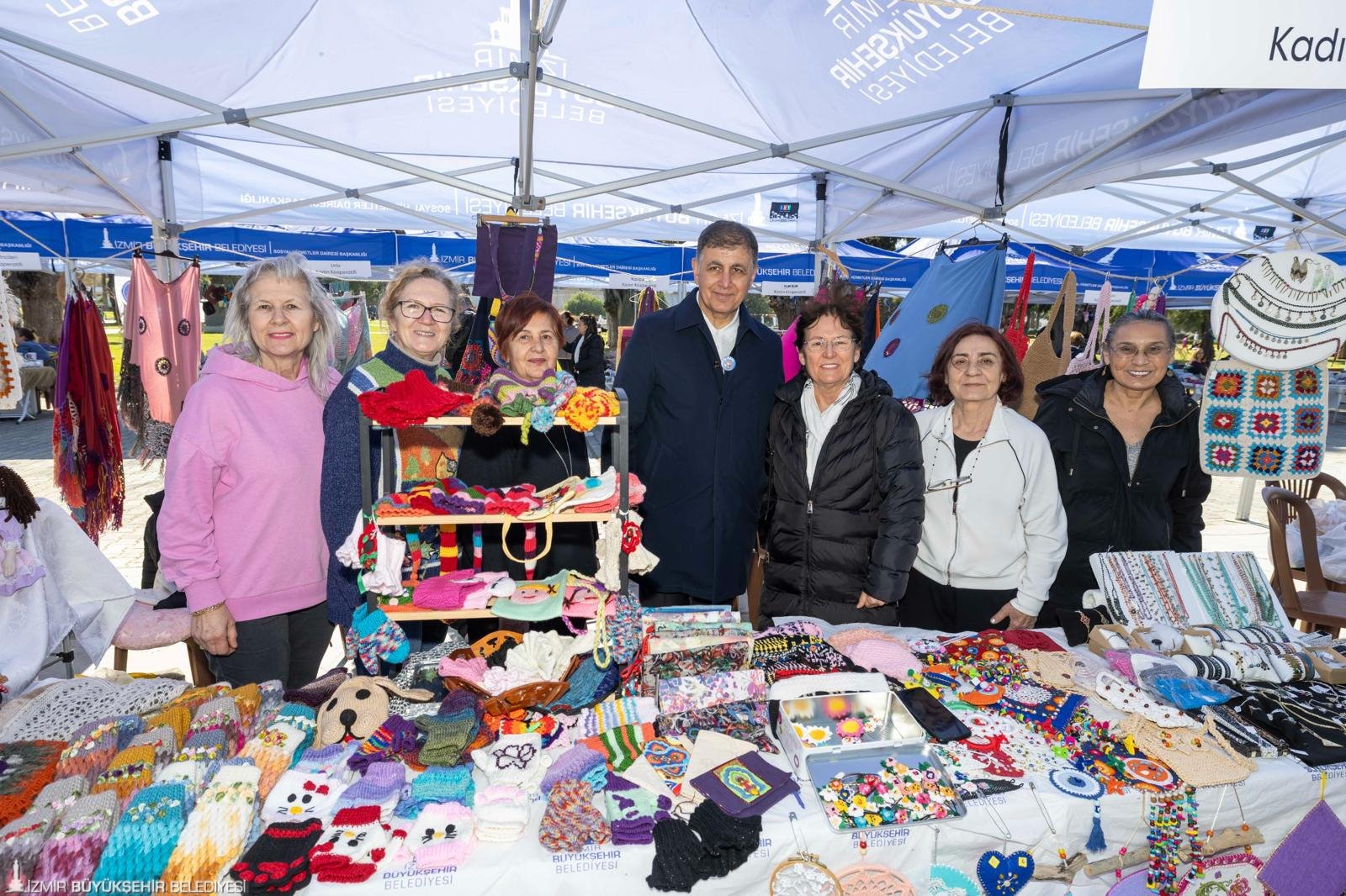 Başkan Tugay, Atatürk'ün sözüyle kadınlar gününü kutladı: "Herşey kadının eseridir"