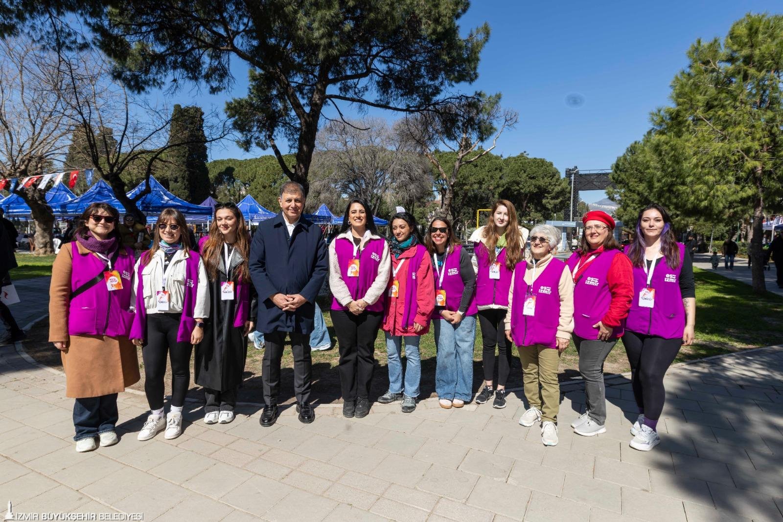 Başkan Tugay, Atatürk'ün sözüyle kadınlar gününü kutladı: "Herşey kadının eseridir"